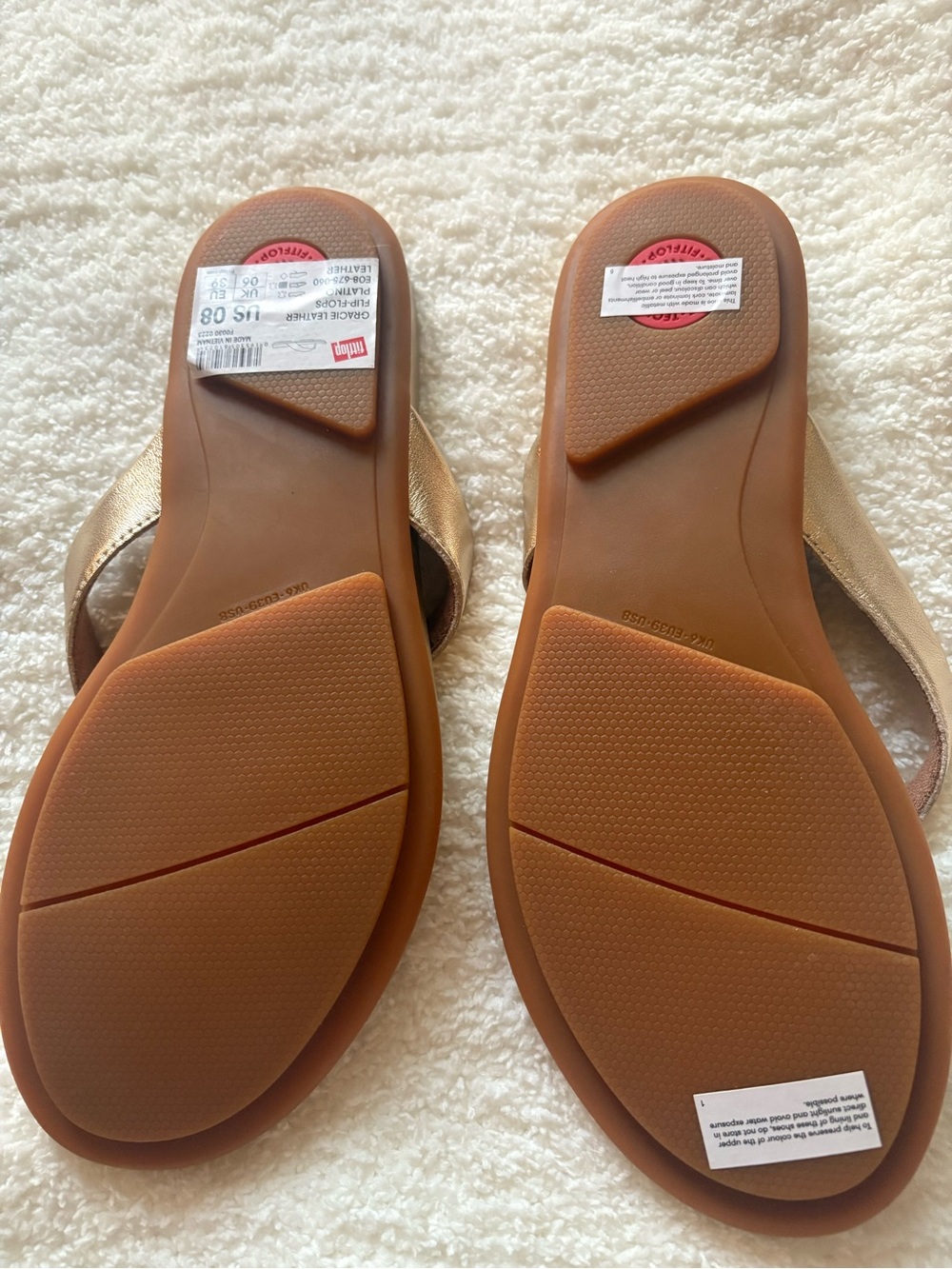 Fitflop Box Label with Platino Gracie Leather Flip-Flops - Picture 4 of 6